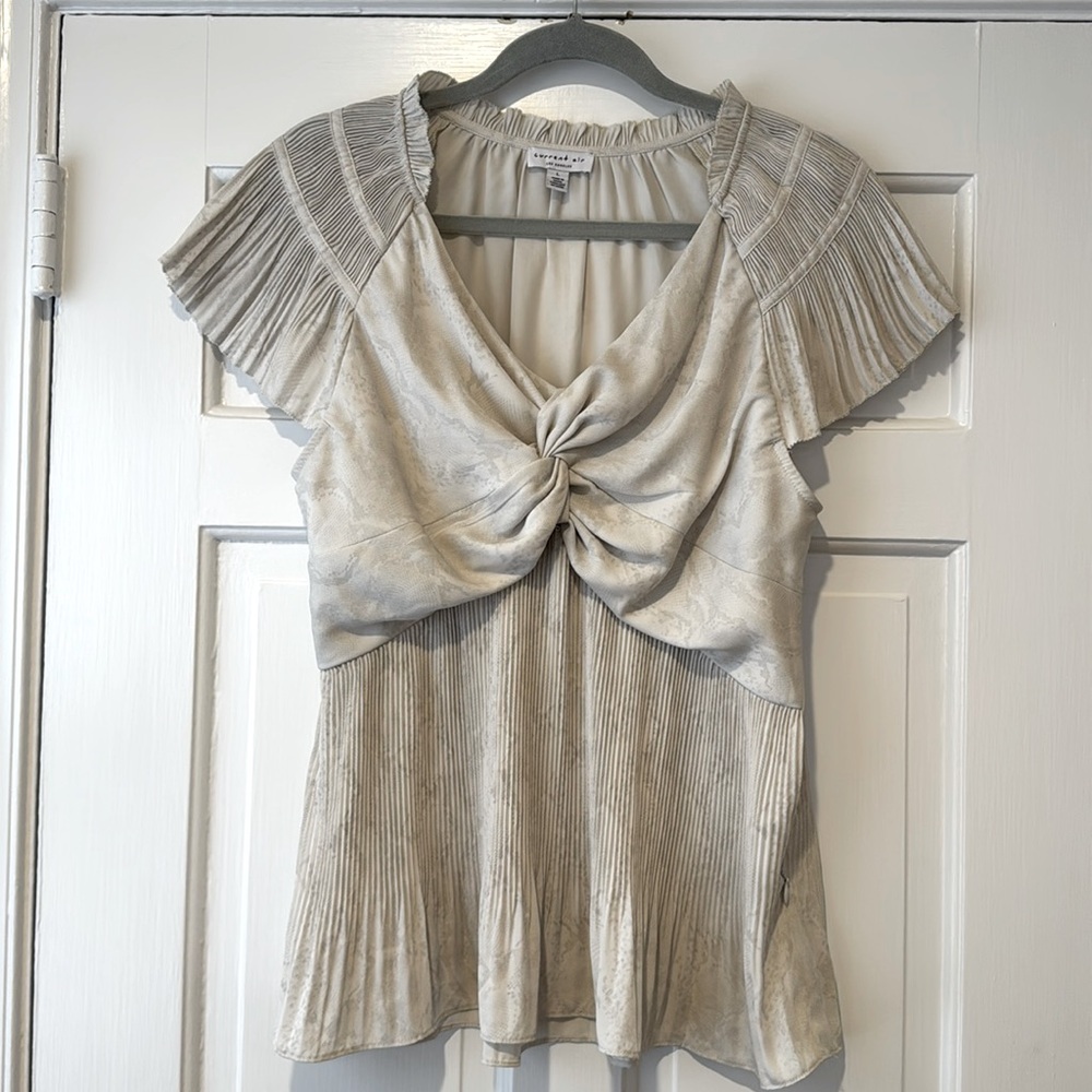 Flowy blouse with side zip